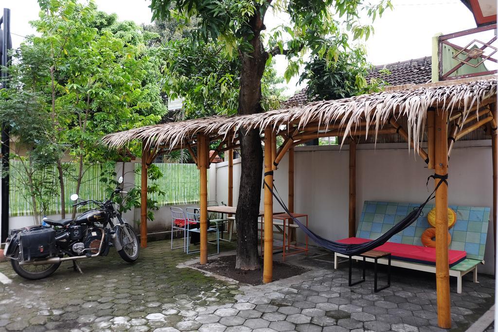 Hoz Bed & Breakfast Yogyakarta Esterno foto