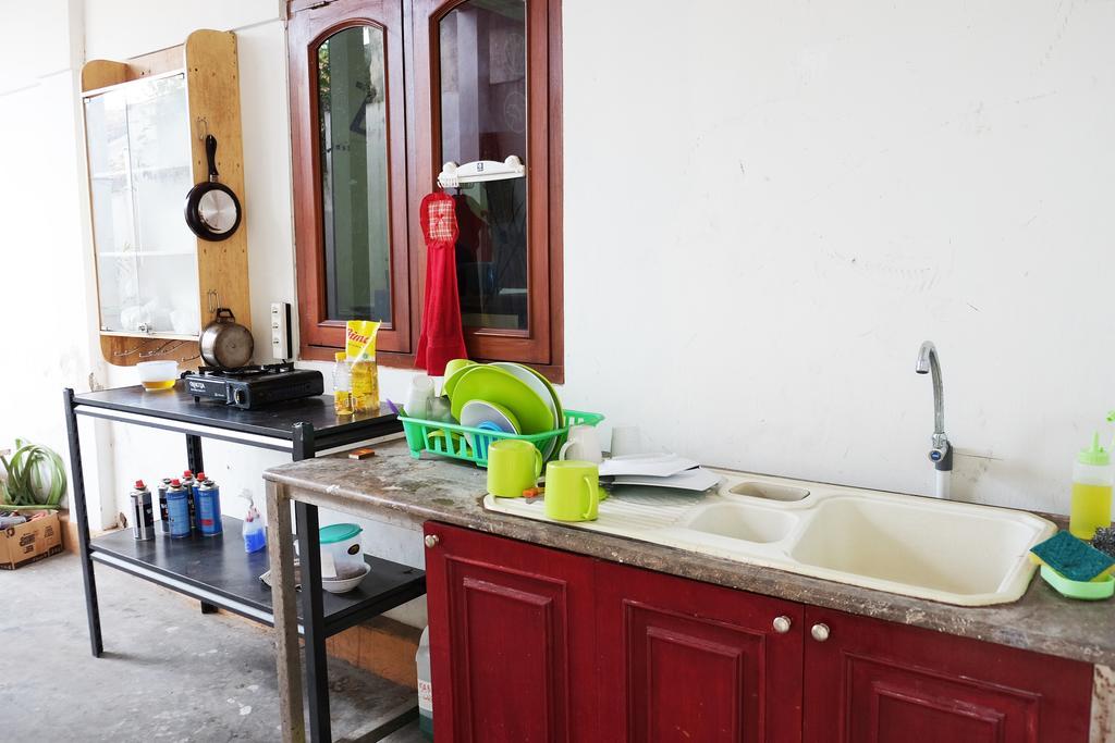 Hoz Bed & Breakfast Yogyakarta Esterno foto