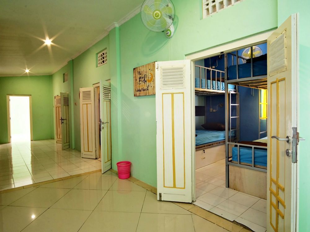 Hoz Bed & Breakfast Yogyakarta Esterno foto